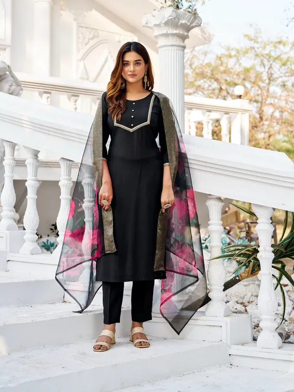 Black_Pure_Silk_Straight_Calf_Length_Round_Neck_Kurta_Sets_For_Women