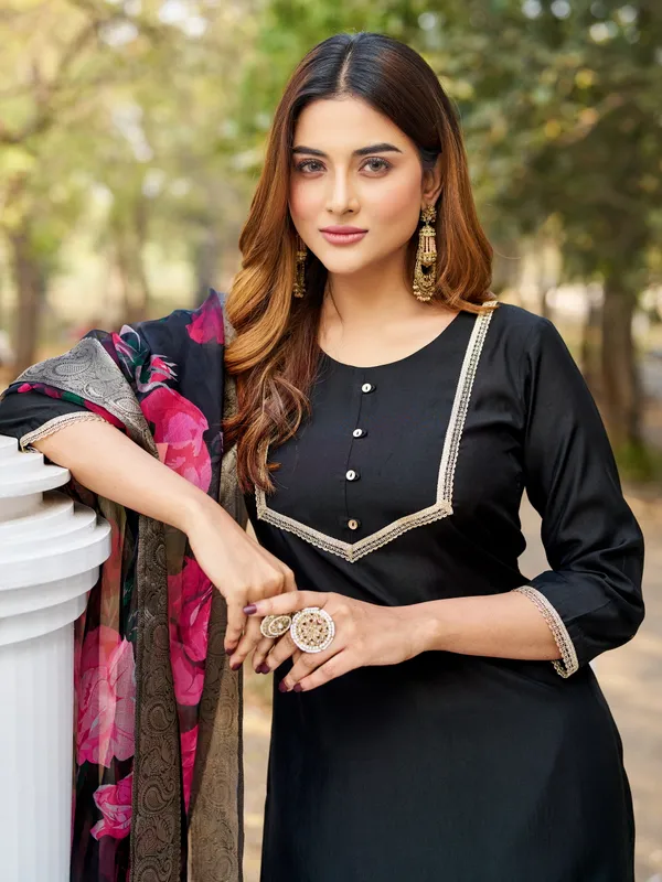 Black_Pure_Silk_Straight_Calf_Length_Round_Neck_Kurta_Sets_For_Women
