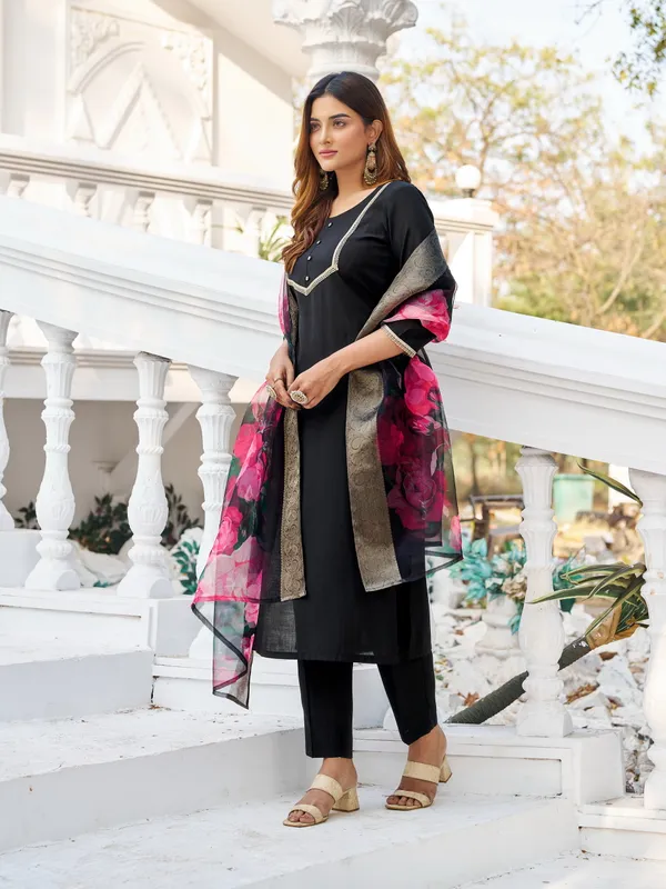 Black_Pure_Silk_Straight_Calf_Length_Round_Neck_Kurta_Sets_For_Women