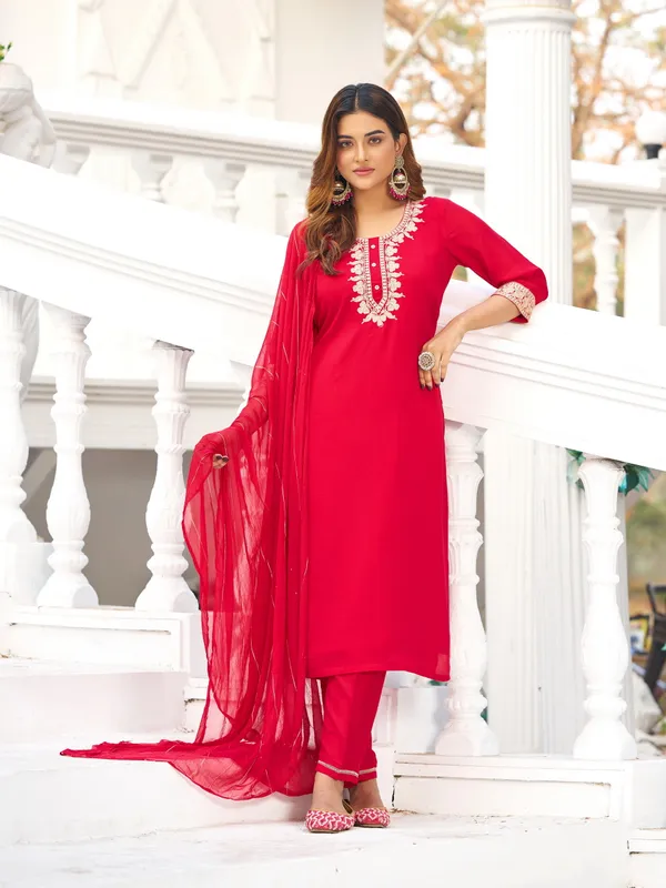 Red_Georgette_Straight_Calf_Length_Round_Neck_Kurta_Sets_For_Women