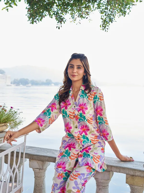 Cream_Cotton_Blend_Shirt_Collar_Three-Quarter_Sleeves_Printed_Co-Ords_For_Women