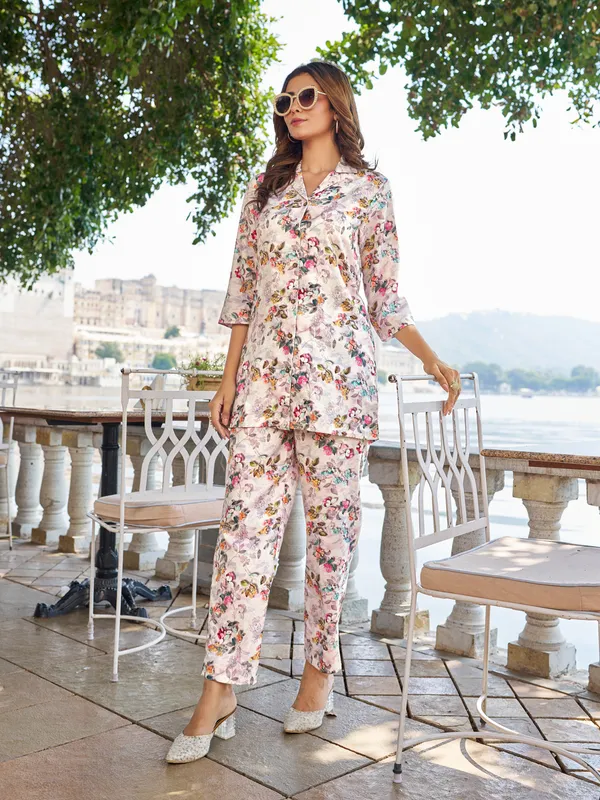Off_White_Cotton_Blend_Shirt_Collar_Three-Quarter_Sleeves_Printed_Co-Ords_For_Women