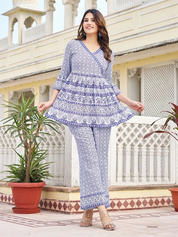 White_Silk_Blend_V-Neck_Three-Quarter_Sleeves_Printed_Co-Ords_For_Women