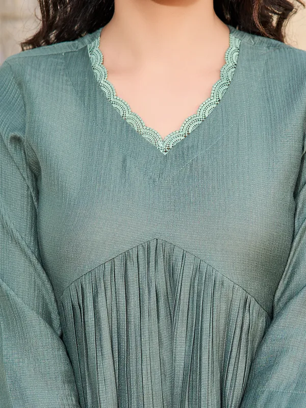 Green_Silk_Blend_V-Neck_Three-Quarter_Sleeves_Solid_Co-Ords_For_Women