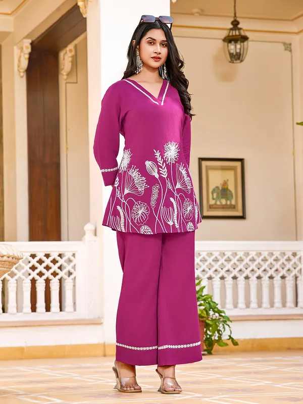 Pink_Viscose_Rayon_V-Neck_Three-Quarter_Sleeves_Embroidered_Trending_Co-Ords_For_Women