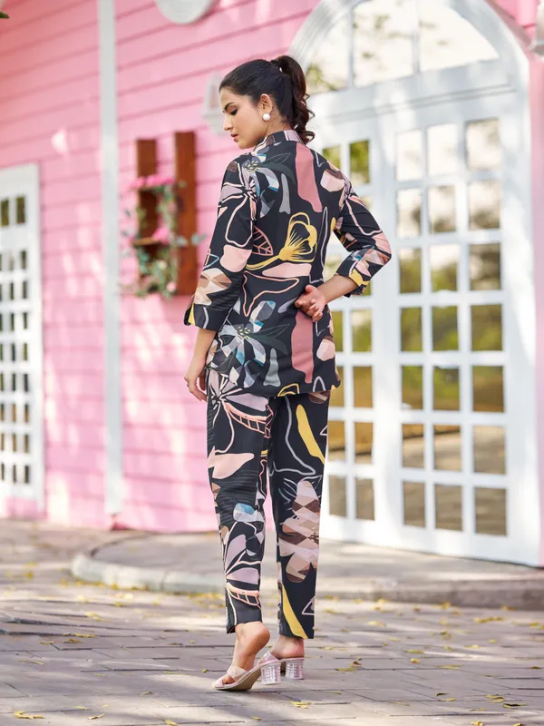 Black_Silk_Blend_Shirt_Collar_Three-Quarter_Sleeves_Printed_Co-Ords_For_Women