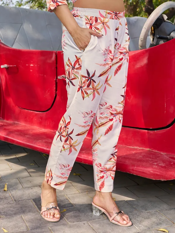 Cream_Silk_Blend_V-Neck_Three-Quarter_Sleeves_Printed_Co-Ords_For_Women