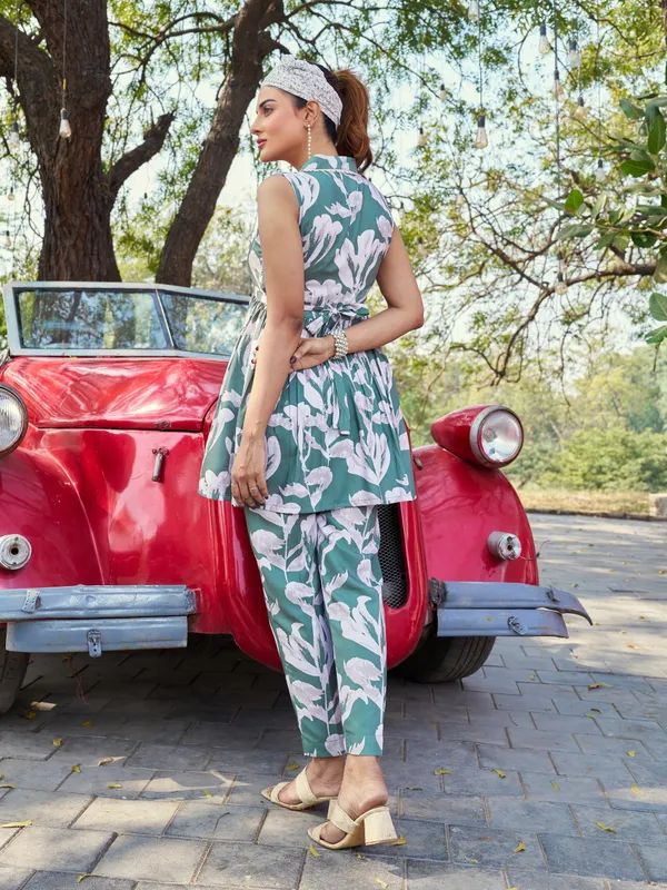 Green_Viscose_Rayon_Square_Neck_Three-Quarter_Sleeves_Printed_Co-Ords_For_Women