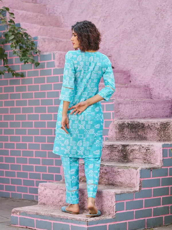 Blue_Viscose_Rayon_Round_Neck_Three-Quarter_Sleeves_Printed_Co-Ords_For_Women