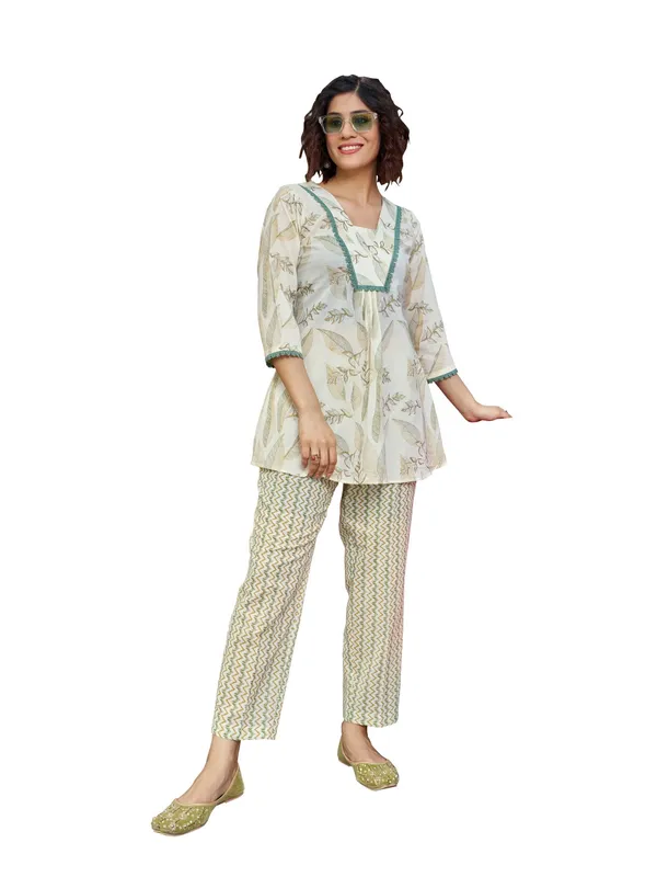 Cream_Pure_Cotton_V-Neck_Three-Quarter_Sleeves_Printed_Co-Ords_For_Women