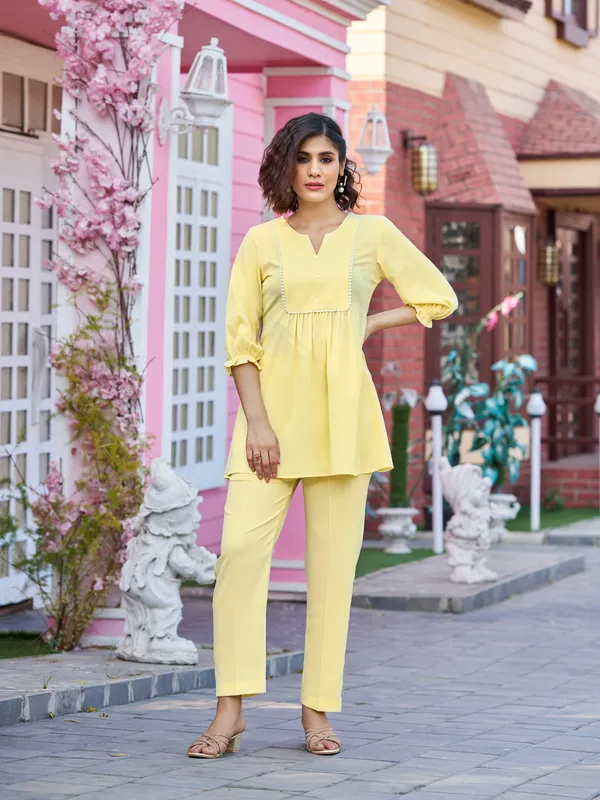 Yellow_Silk_Blend_V-Neck_Three-Quarter_Sleeves_Solid_Co-Ords_For_Women