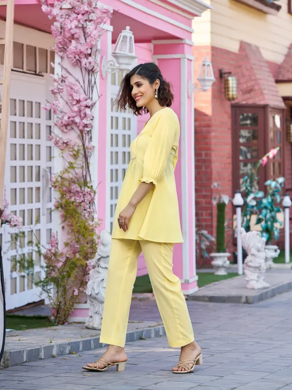 Yellow_Silk_Blend_V-Neck_Three-Quarter_Sleeves_Solid_Co-Ords_For_Women