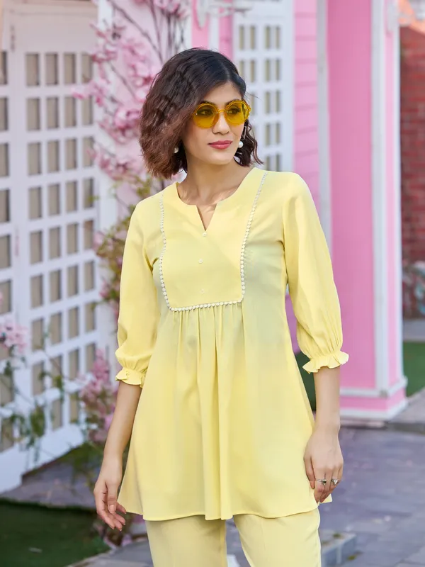Yellow_Silk_Blend_V-Neck_Three-Quarter_Sleeves_Solid_Co-Ords_For_Women