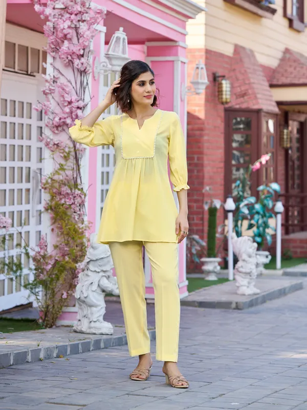 Yellow_Silk_Blend_V-Neck_Three-Quarter_Sleeves_Solid_Co-Ords_For_Women