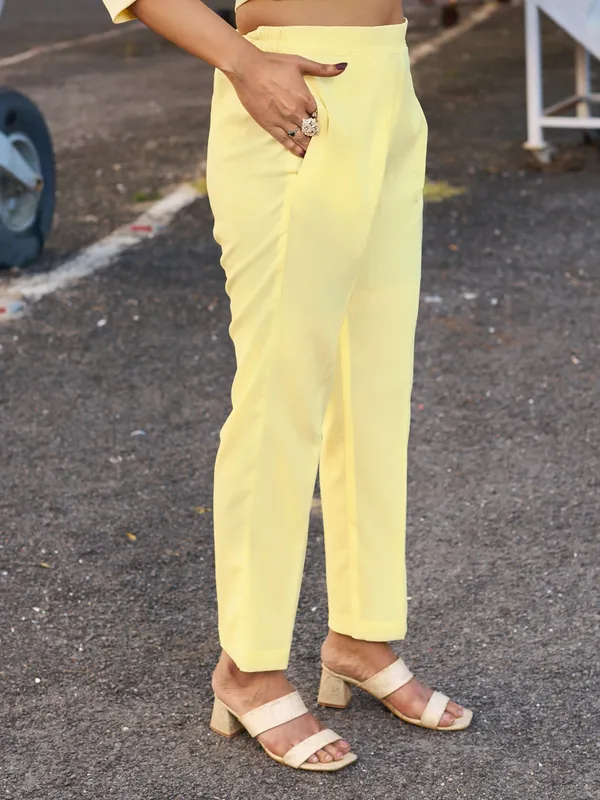 Yellow_Silk_Blend_V-Neck_Three-Quarter_Sleeves_Solid_Co-Ords_For_Women
