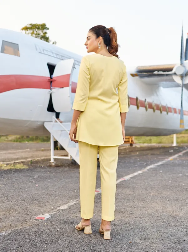Yellow_Silk_Blend_V-Neck_Three-Quarter_Sleeves_Solid_Co-Ords_For_Women