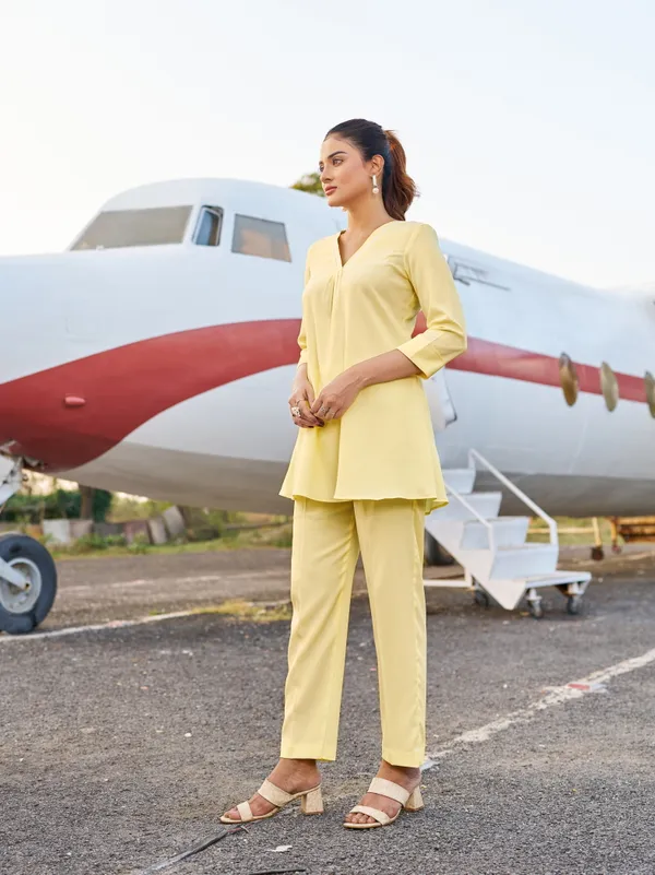 Yellow_Silk_Blend_V-Neck_Three-Quarter_Sleeves_Solid_Co-Ords_For_Women