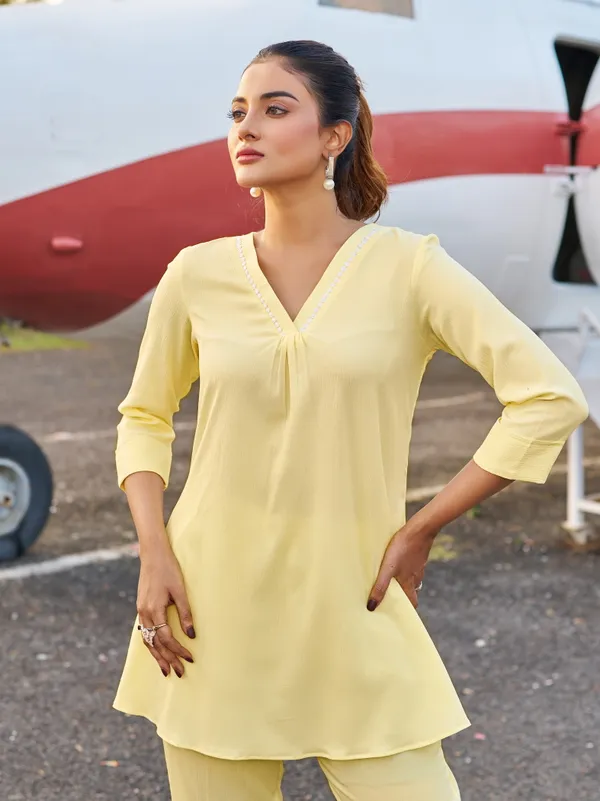 Yellow_Silk_Blend_V-Neck_Three-Quarter_Sleeves_Solid_Co-Ords_For_Women