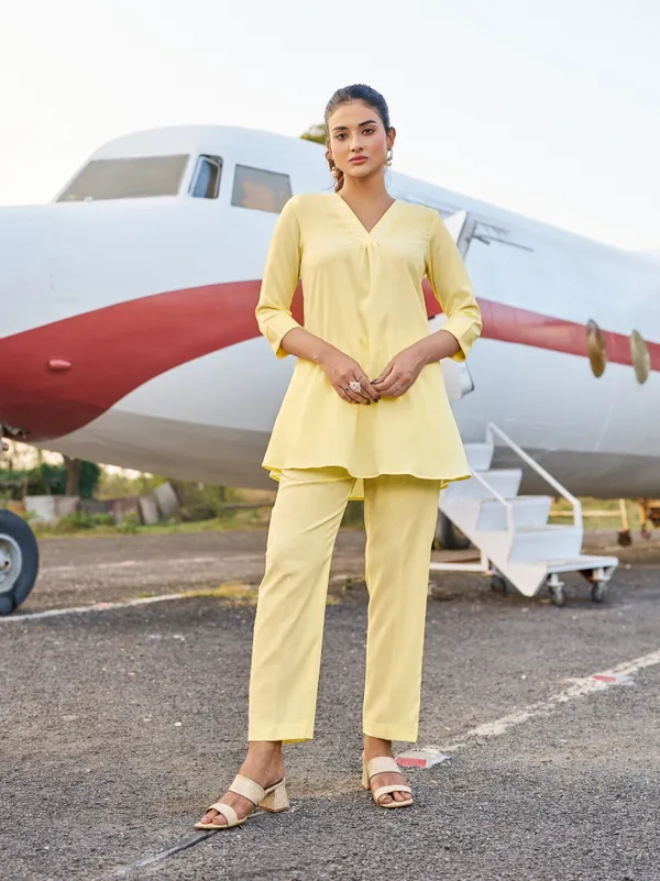 Yellow_Silk_Blend_V-Neck_Three-Quarter_Sleeves_Solid_Co-Ords_For_Women