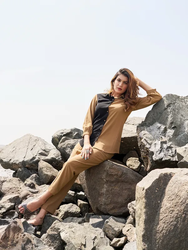 Brown_Pure_Silk_Shirt_Collar_Three-Quarter_Sleeves_Self_Design_Co-Ords_For_Women