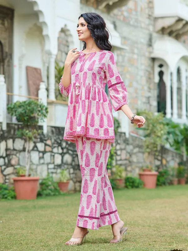 Cream_Pure_Cotton_Round_Neck_Three-Quarter_Sleeves_Printed_Co-Ords_For_Women