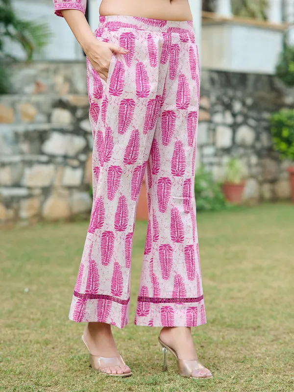 Cream_Pure_Cotton_Round_Neck_Three-Quarter_Sleeves_Printed_Co-Ords_For_Women