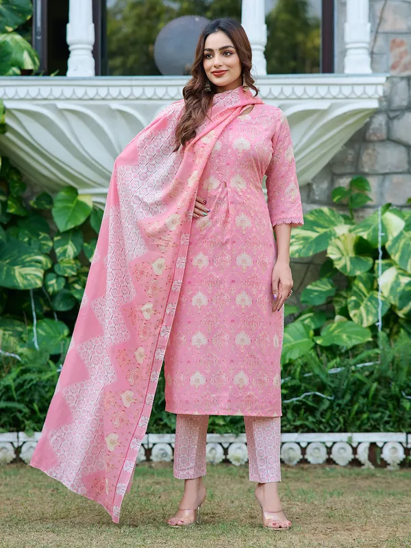 Pink_Silk_Blend_Straight_Calf_Length_Round_Neck_Kurta_Sets_For_Women