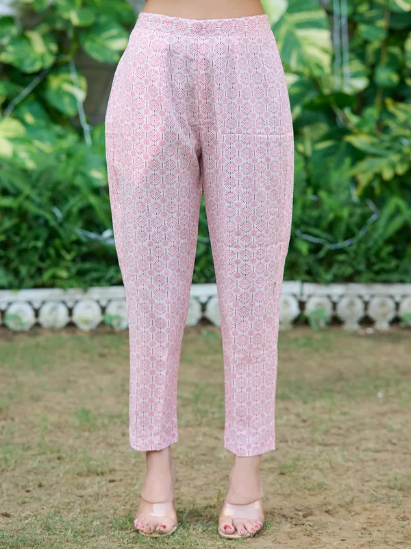 Pink_Silk_Blend_Straight_Calf_Length_Round_Neck_Kurta_Sets_For_Women