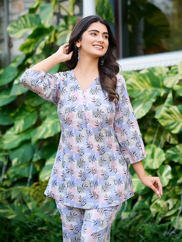 Purple_Silk_Blend_V-Neck_Three-Quarter_Sleeves_Printed_Co-Ords_For_Women