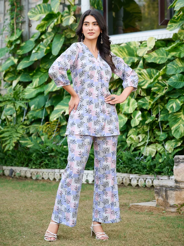 Purple_Silk_Blend_V-Neck_Three-Quarter_Sleeves_Printed_Co-Ords_For_Women