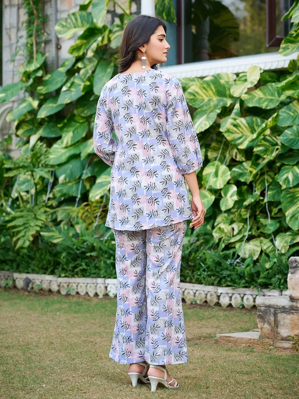 Purple_Silk_Blend_V-Neck_Three-Quarter_Sleeves_Printed_Co-Ords_For_Women