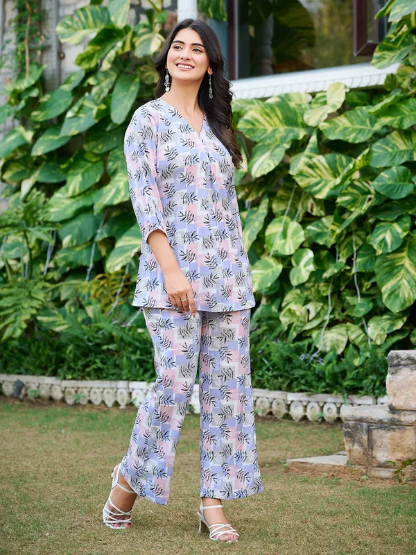 Purple_Silk_Blend_V-Neck_Three-Quarter_Sleeves_Printed_Co-Ords_For_Women