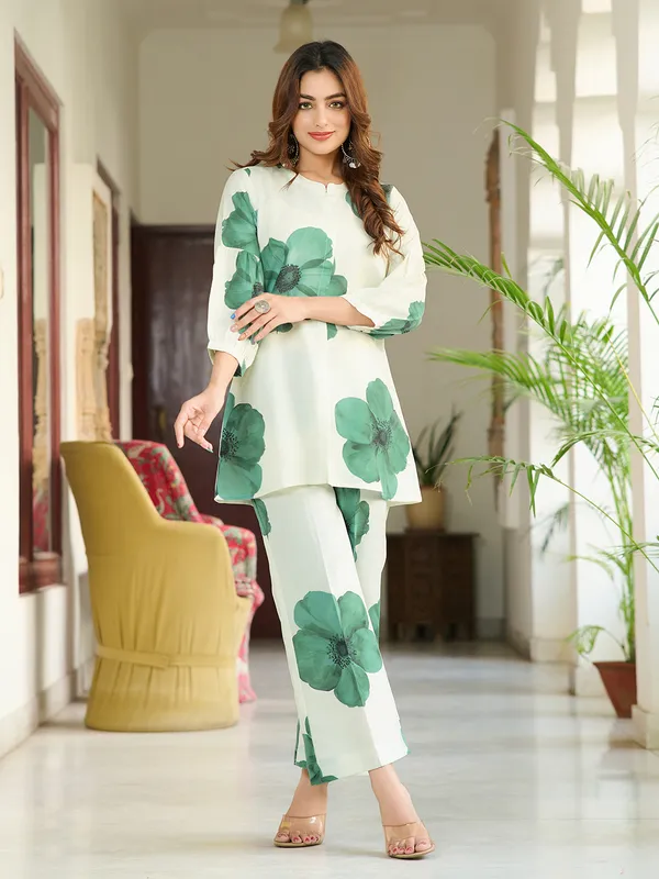 Lime_Green_Silk_Blend_Round_Neck_Three-Quarter_Sleeves_Printed_Trending_Co-Ords_For_Women