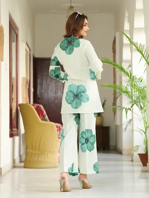 Lime_Green_Silk_Blend_Round_Neck_Three-Quarter_Sleeves_Printed_Trending_Co-Ords_For_Women