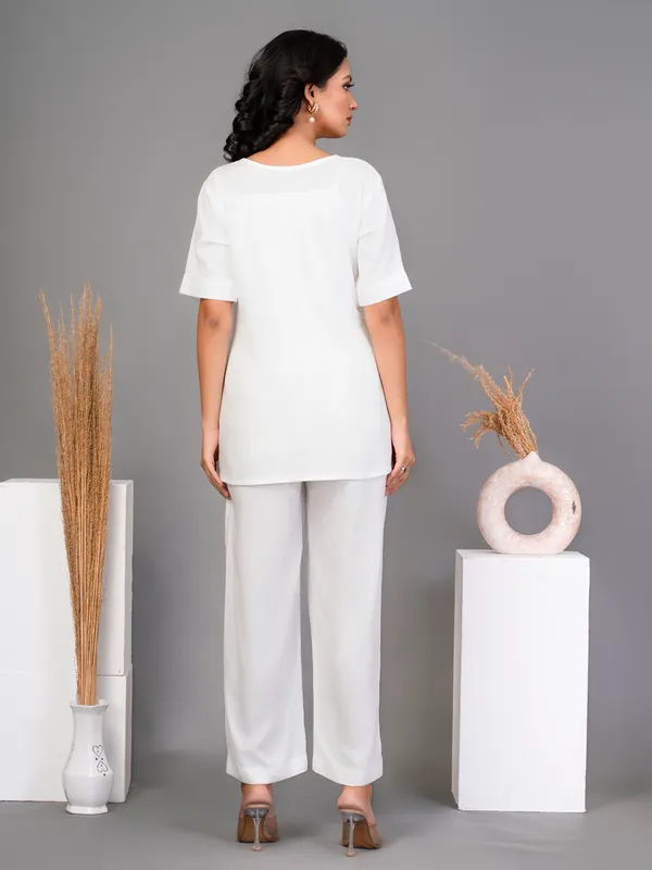 White_Viscose_Rayon_Round_Neck_Three-Quarter_Sleeves_Solid_Co-Ords_For_Women