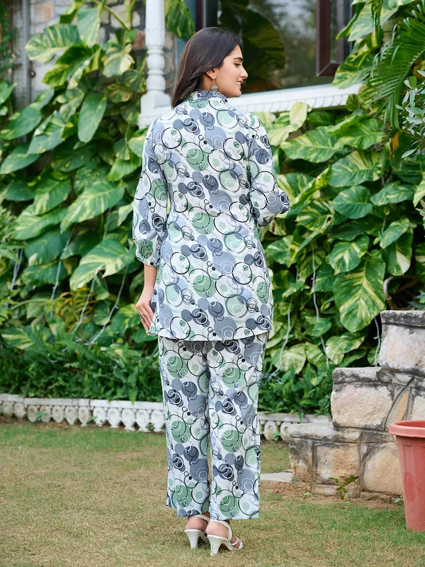 Grey_Silk_Blend_Shirt_Collar_Three-Quarter_Sleeves_Printed_Co-Ords_For_Women