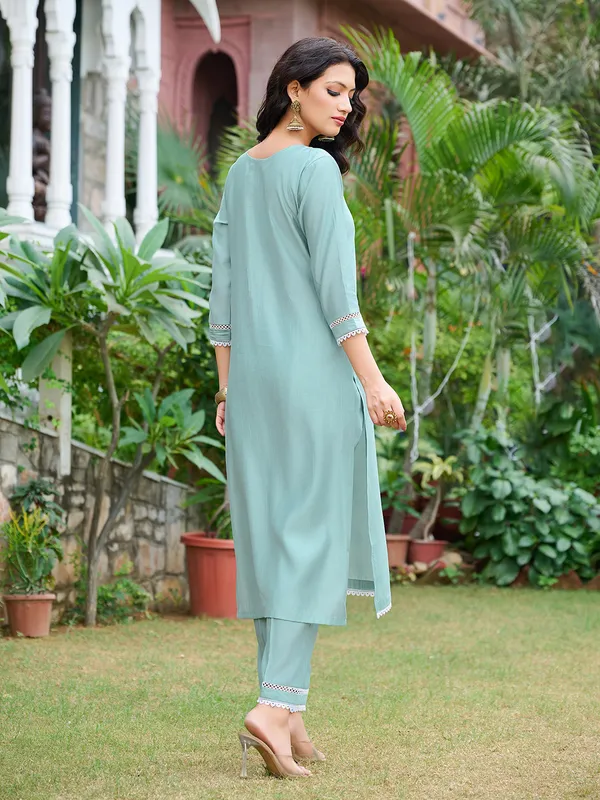 Turquoise_Blue_Silk_Blend_Straight_Calf_Length_Sweetheart_Neck_Kurta_Sets_For_Women
