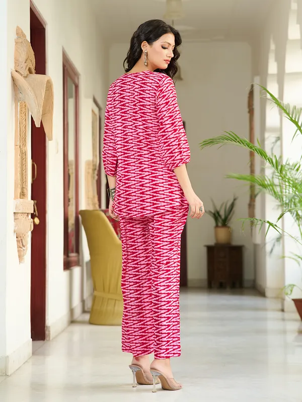 Maroon_Polyester_V-Neck_Three-Quarter_Sleeves_Printed_Co-Ords_For_Women