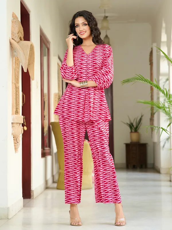 Maroon_Polyester_V-Neck_Three-Quarter_Sleeves_Printed_Co-Ords_For_Women