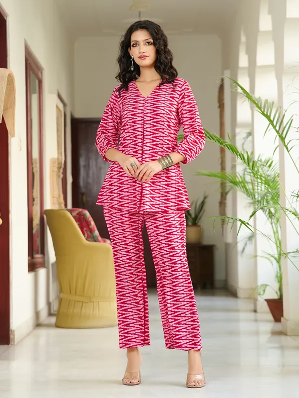Maroon_Polyester_V-Neck_Three-Quarter_Sleeves_Printed_Co-Ords_For_Women