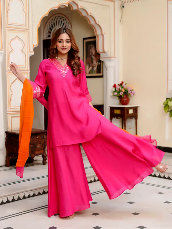 Rani_Viscose_Rayon_Straight_Calf_Length_V_neck_Kurta_Sets_For_Women