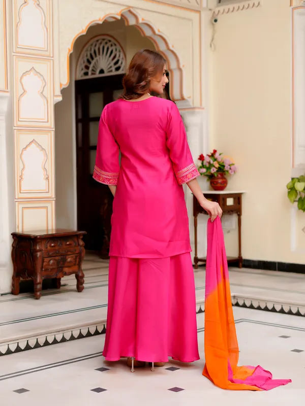 Rani_Viscose_Rayon_Straight_Calf_Length_V_neck_Kurta_Sets_For_Women