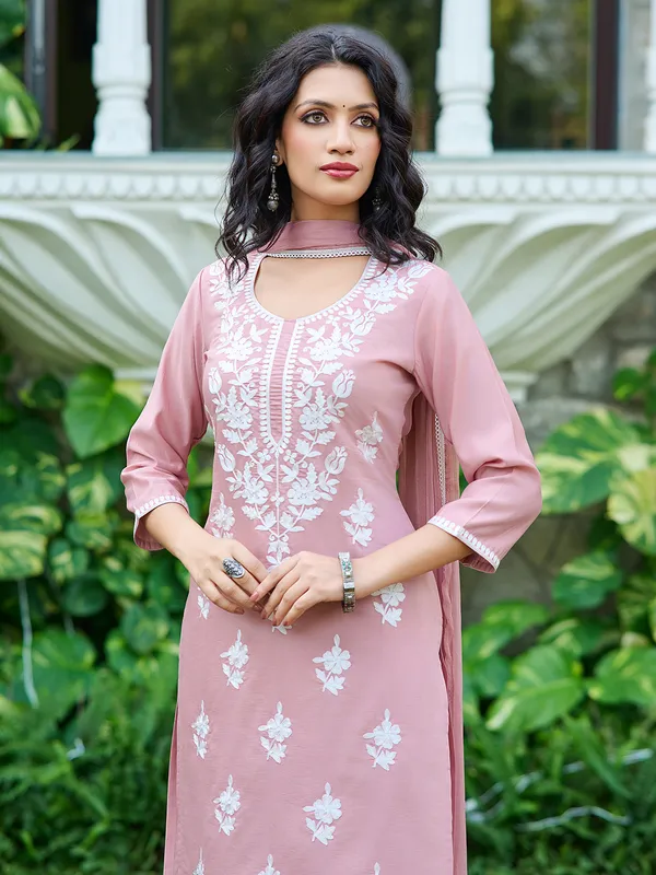 Pink_Silk_Blend_Straight_Calf_Length_Round_Neck_Kurta_Sets_For_Women