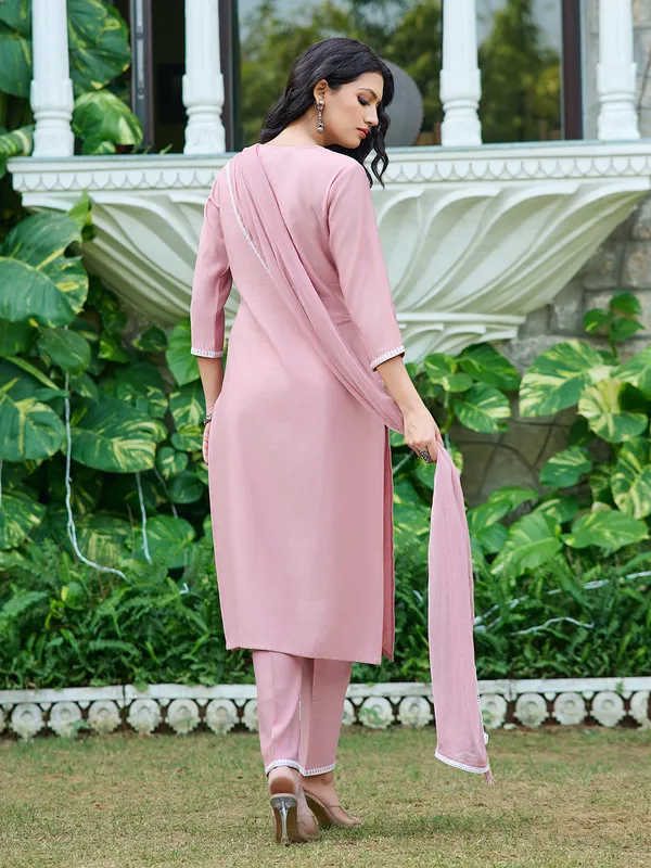 Pink_Silk_Blend_Straight_Calf_Length_Round_Neck_Kurta_Sets_For_Women