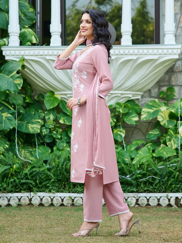 Pink_Silk_Blend_Straight_Calf_Length_Round_Neck_Kurta_Sets_For_Women