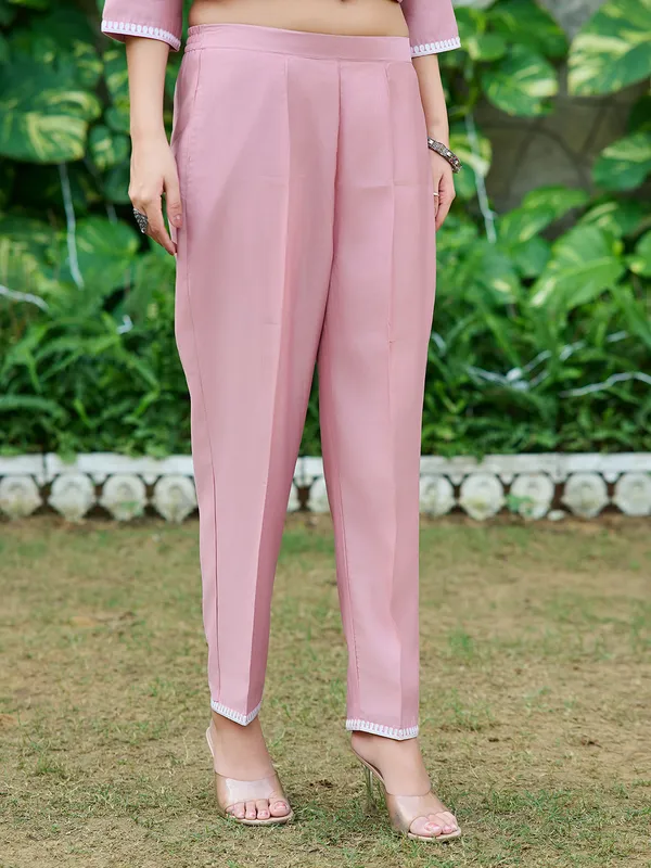 Pink_Silk_Blend_Straight_Calf_Length_Round_Neck_Kurta_Sets_For_Women