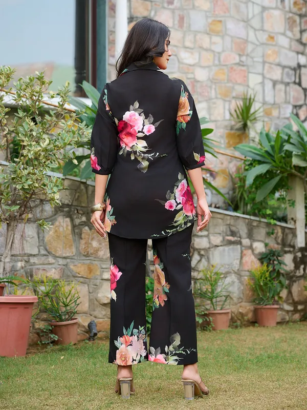 Black_Silk_Blend_Shirt_Collar_Three-Quarter_Sleeves_Printed_Trending_Co-Ords_For_Women