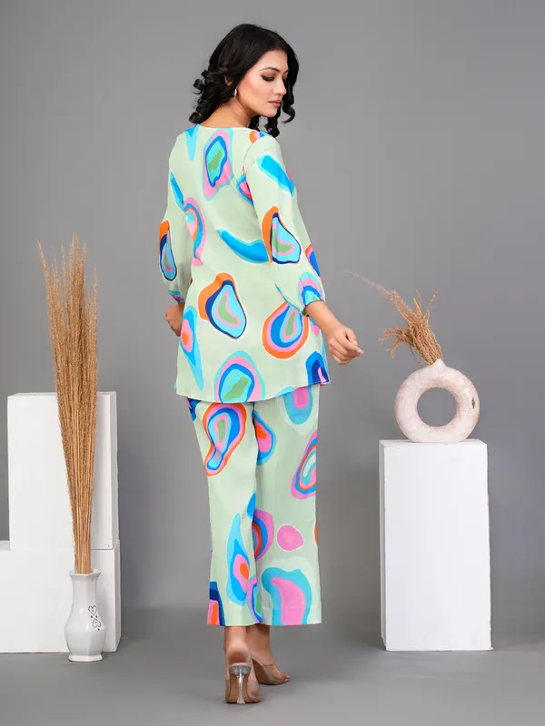 Lime_Green_Silk_Blend_V-Neck_Three-Quarter_Sleeves_Printed_Co-Ords_For_Women