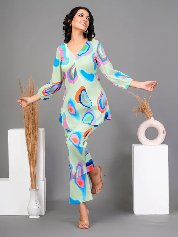 Lime_Green_Silk_Blend_V-Neck_Three-Quarter_Sleeves_Printed_Co-Ords_For_Women