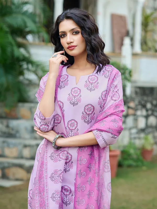 Purple_Silk_Blend_Straight_Calf_Length_Sweetheart_Neck_Kurta_Sets_For_Women
